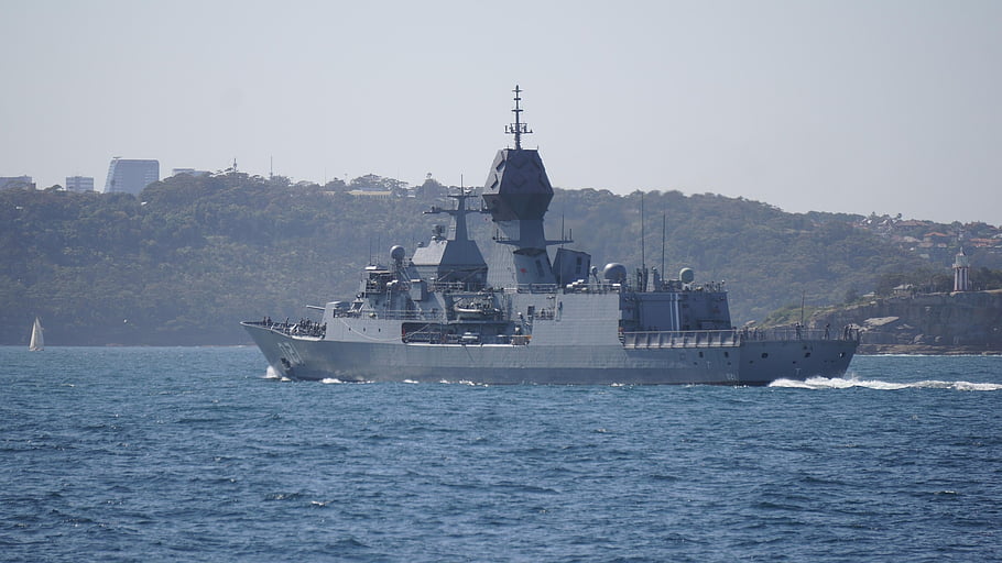 ABD, Hürmüz Boğazı yakınlarında İran bandıralı gemiye el koydu: Tahran misilleme hazırlığında