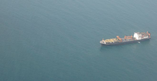 Diplomaside çıkmaz: ABD Hürmüz Boğazı'nda ablukayı sürdürürken İran üç gemiye ateş açtı