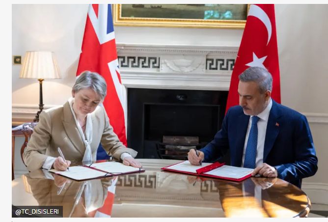 Türkiye ile İngiltere arasında Stratejik Ortaklık Çerçeve Belgesi imzalandı