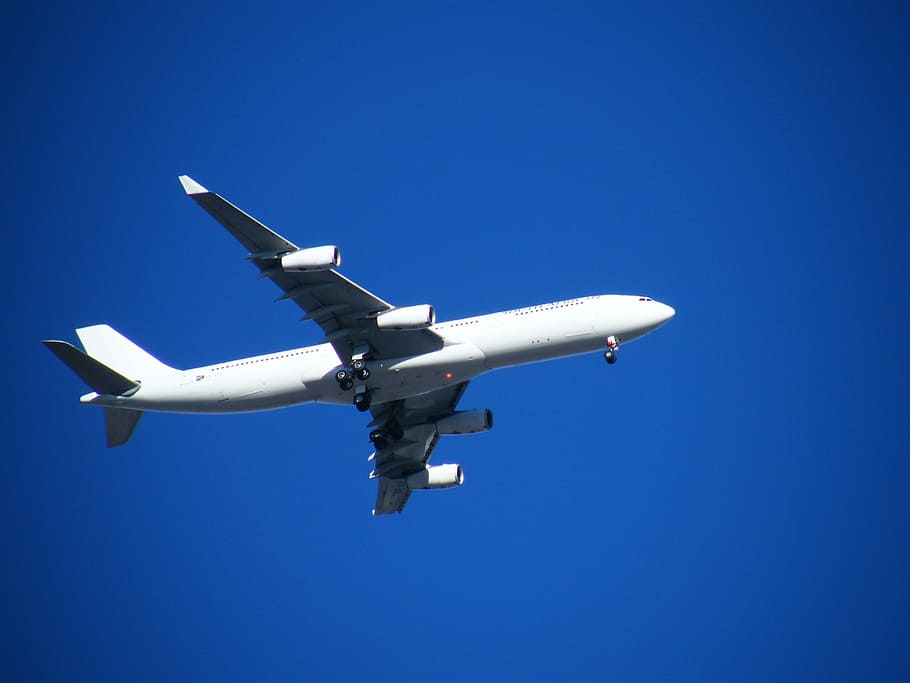 Γεννήθηκε κοριτσάκι κατά τη διάρκεια πτήσης