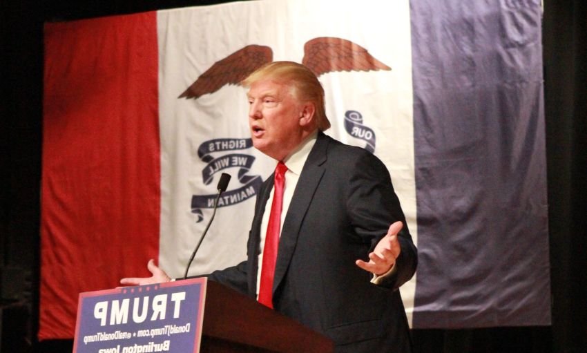 Trump, barış görüşmelerinde İran'dan tazminat isteyeceğini açıkladı