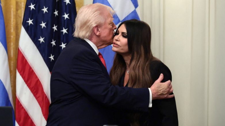 Trump yolsuzluk iddiaları sonrası Yunanistan elçisini görevden aldı