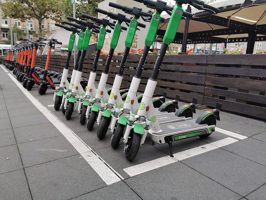 Mahkum e-scooter ile firar etti