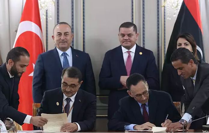 Τουρκία και Λιβύη υπέγραψαν δύο μνημόνια για τους υδρογονάνθρακες