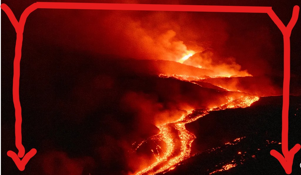 Etna Yanardağı patladı: Katanya Havalimanı ulaşıma kapandı, kül bulutları Libya'ya ulaştı